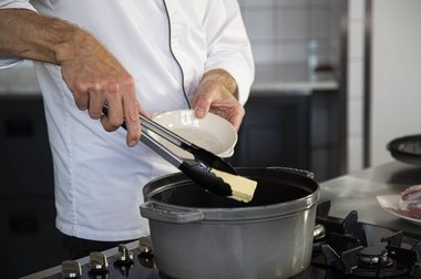 Doe ook boter in de pan en laat uitbruisen