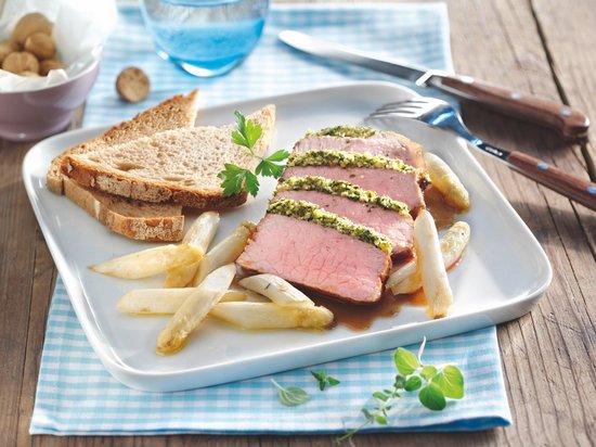 boterasperges-met-kalfsvlees-en-brood